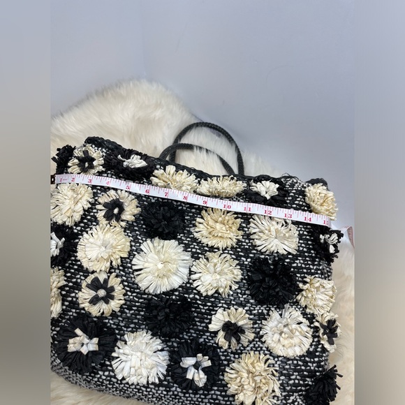 Anthropologie Black and Cream Flower Raffia/ Tweed Field of Flowers Tote Bag - Picture 10 of 12